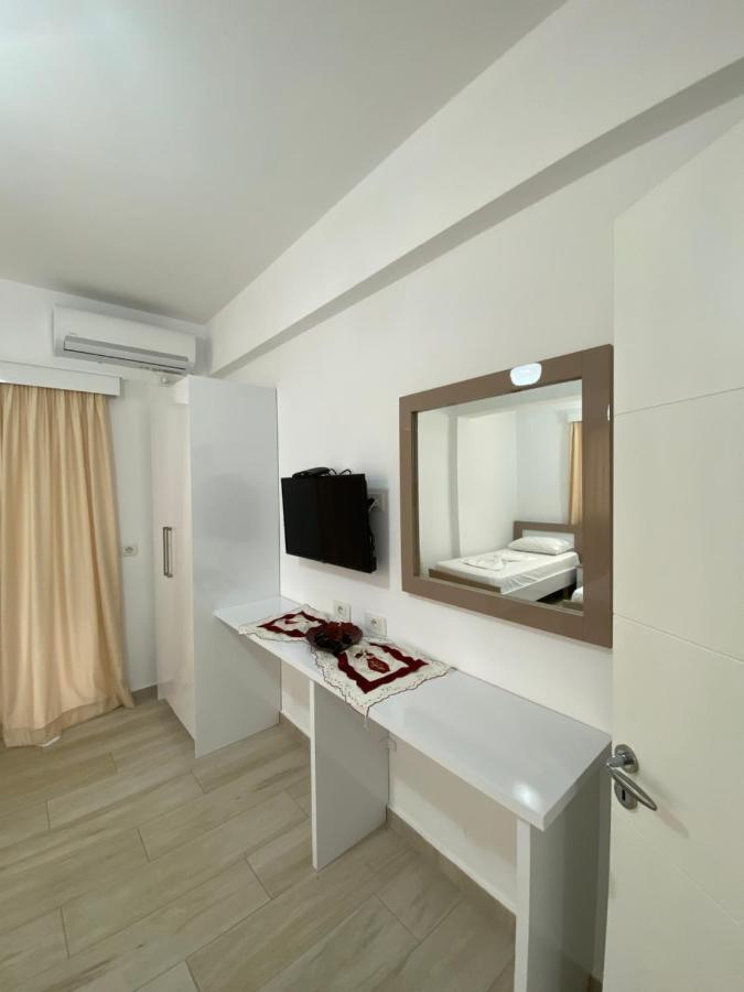 Hotel Andrea ซารานเดอ ภายนอก รูปภาพ