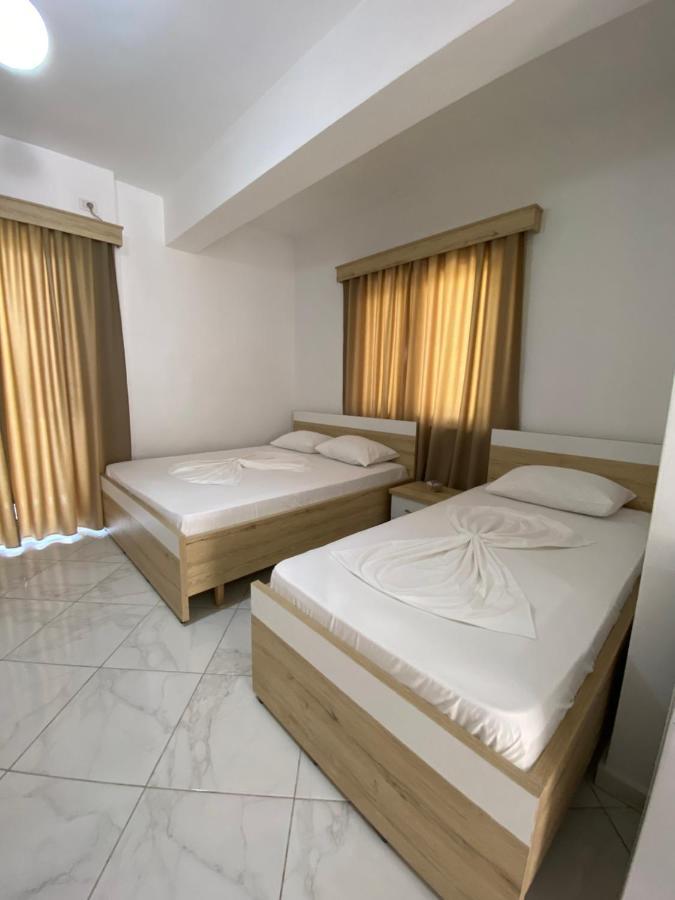 Hotel Andrea ซารานเดอ ภายนอก รูปภาพ