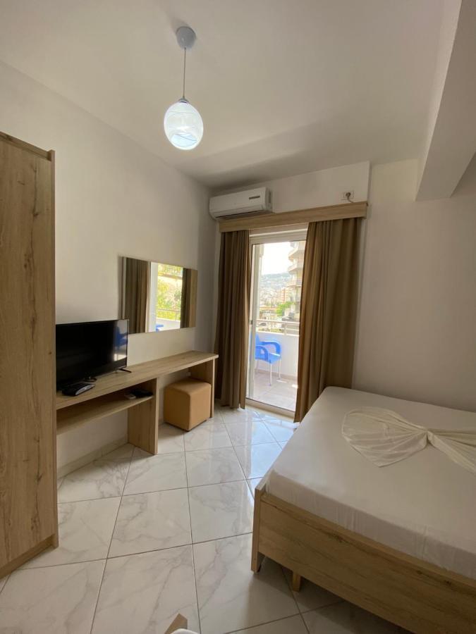 Hotel Andrea ซารานเดอ ภายนอก รูปภาพ
