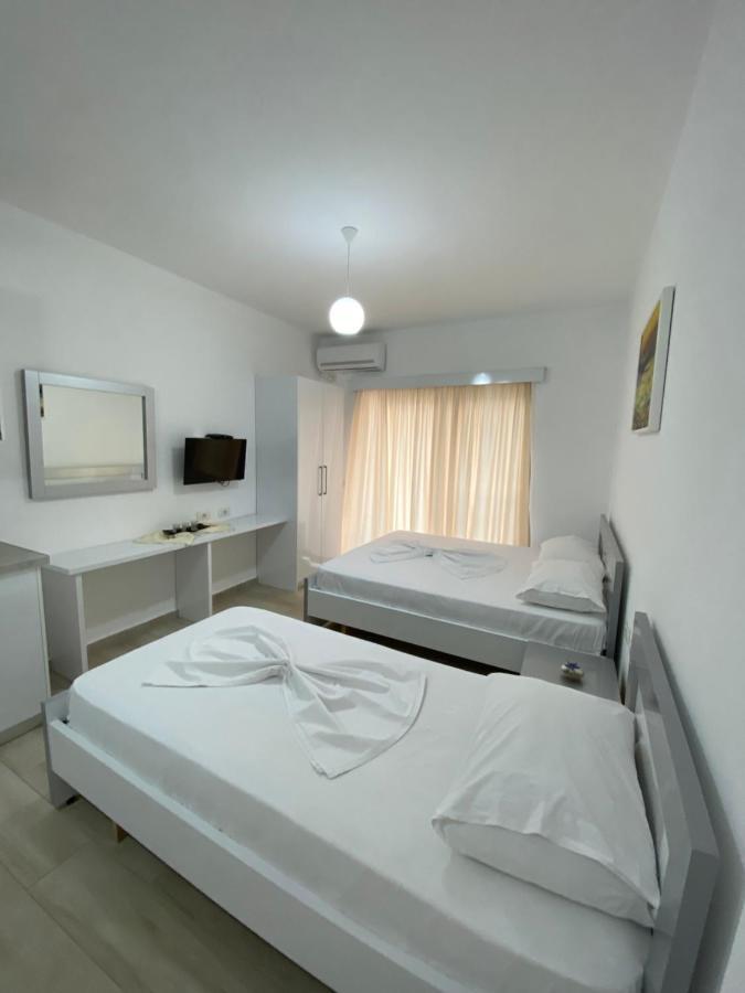 Hotel Andrea ซารานเดอ ภายนอก รูปภาพ