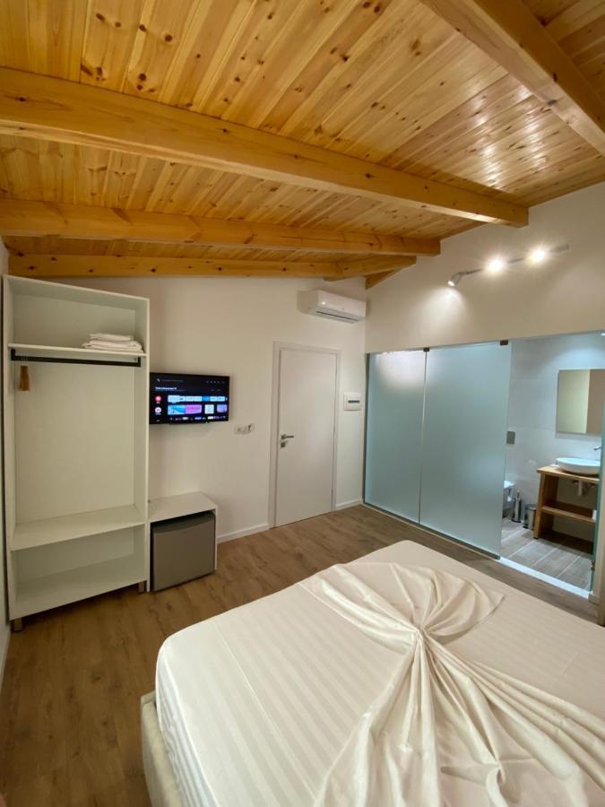 Hotel Andrea ซารานเดอ ภายนอก รูปภาพ