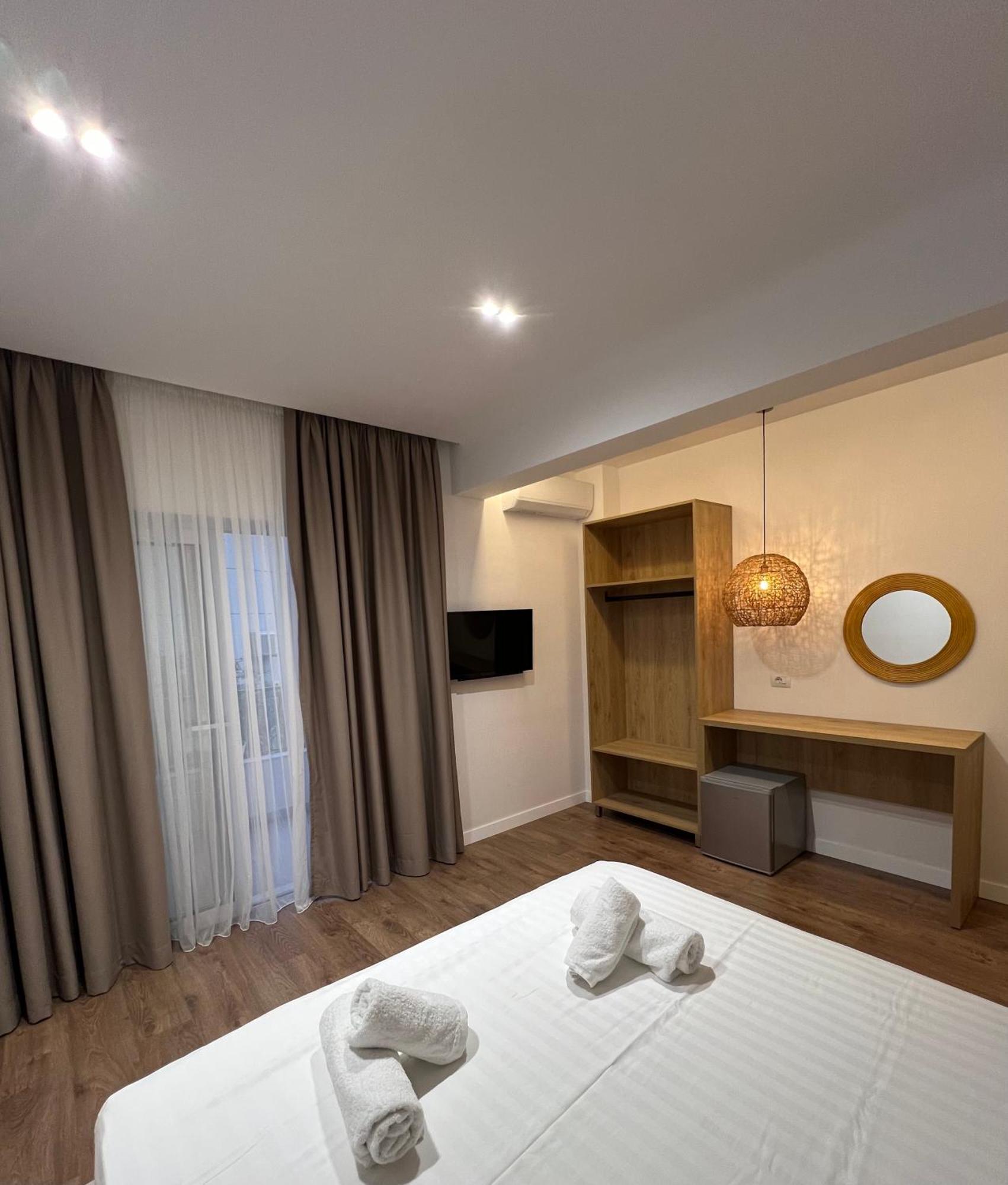 Hotel Andrea ซารานเดอ ภายนอก รูปภาพ