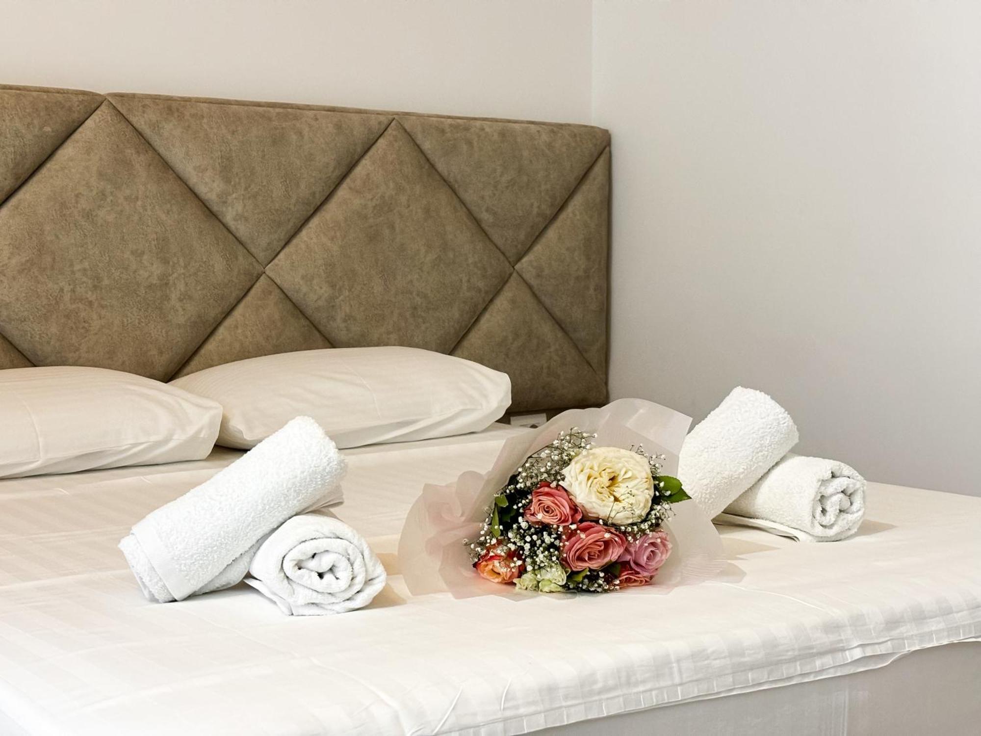 Hotel Andrea ซารานเดอ ภายนอก รูปภาพ